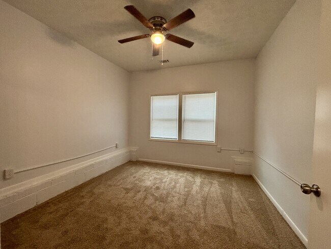 Building Photo - 345 Washington Dr