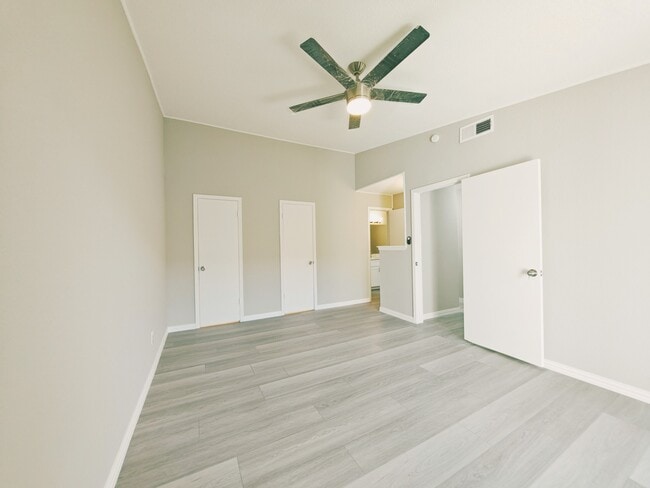 Building Photo - 8100 Cambridge St