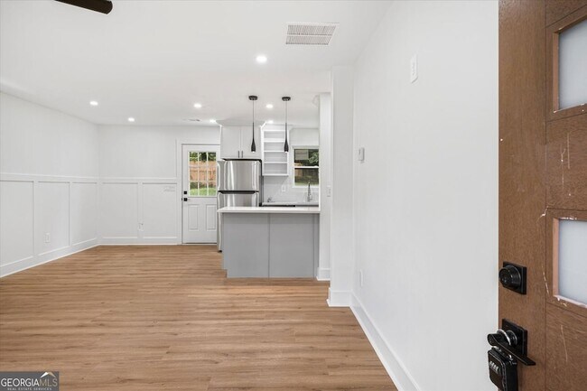 Building Photo - 2353 Clarissa Dr NW