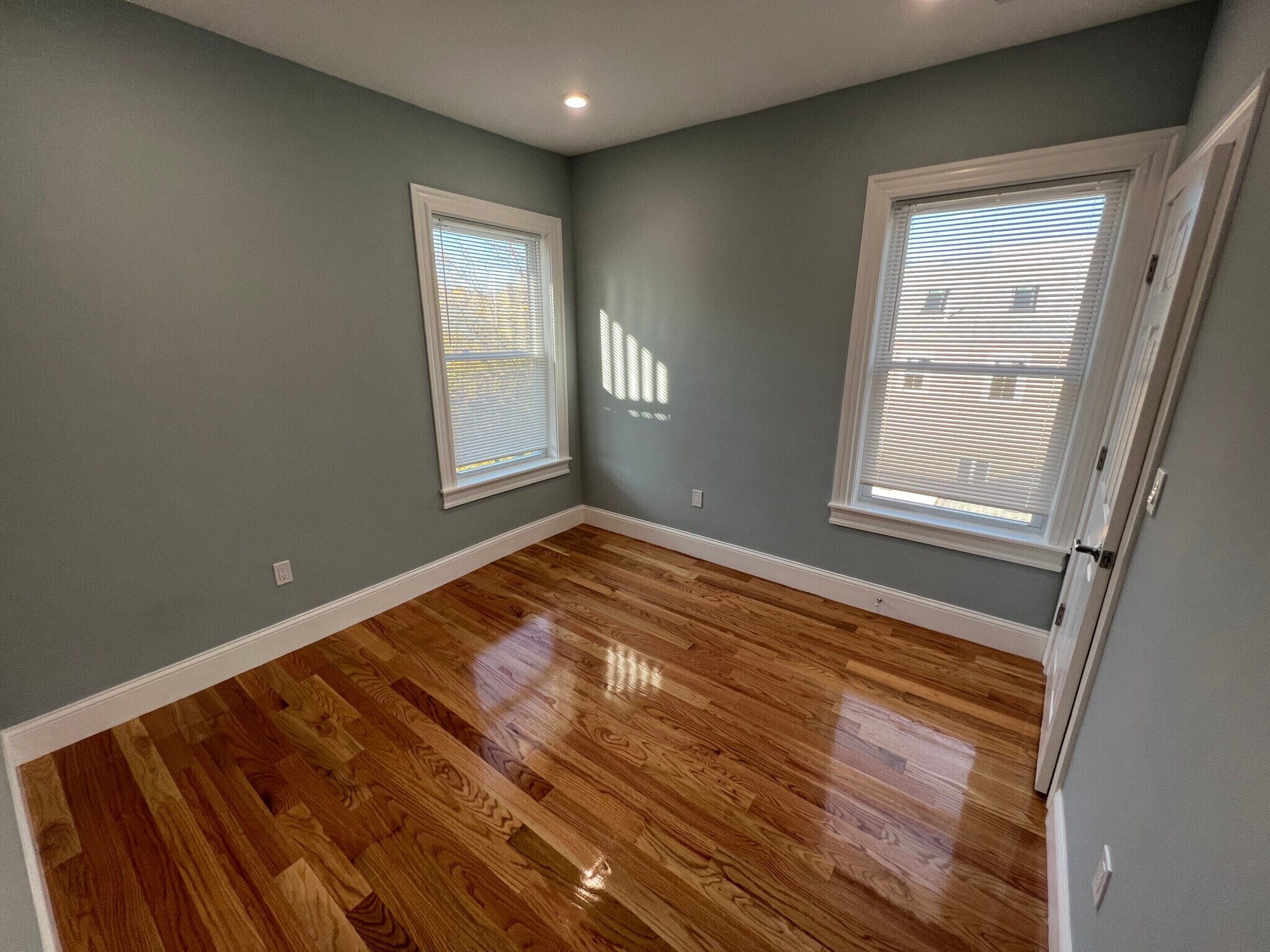 Building Photo - 29 Alpine St