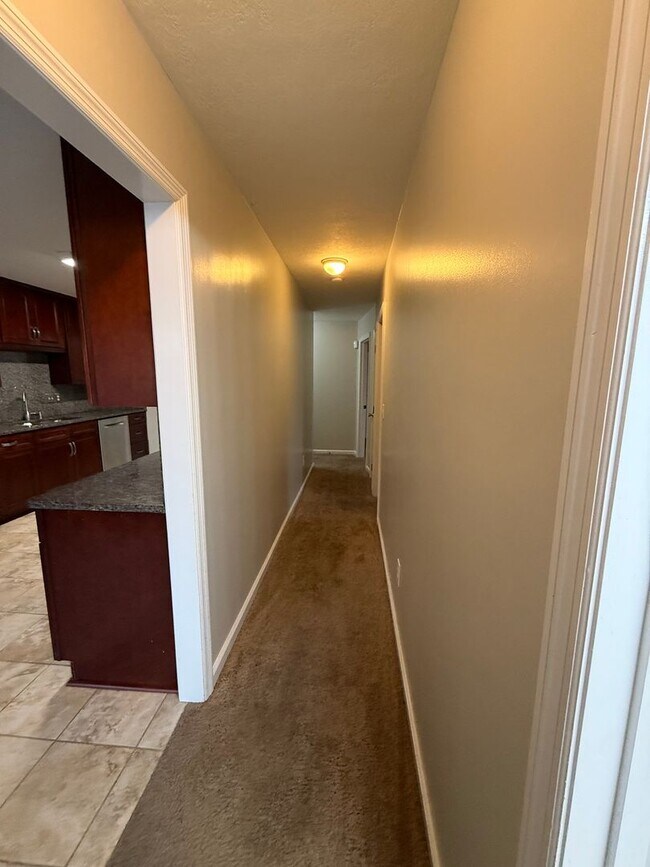 Building Photo - HOME FOR LEASE 4 BR 2 BATH RANCHSTYLE  SPLIT FLOOR PLAN AND OPEN  LARGE  FENCED BACKYARD  CONVENI...