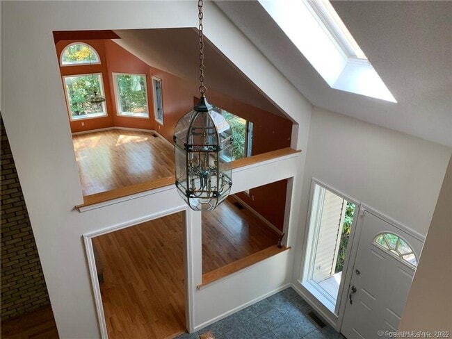 Building Photo - 380 Huckleberry Hill Rd