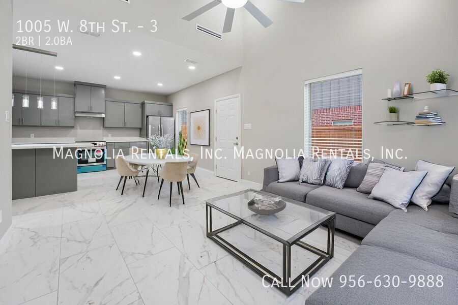 Building Photo - 1005 W 8th St