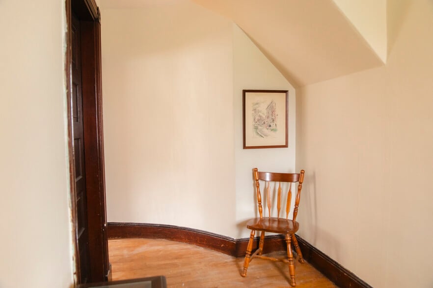 Building Photo - 119 Sherwood St