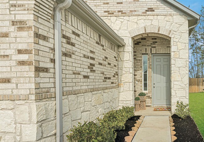 Building Photo - 30260 Kingston Heath Dr