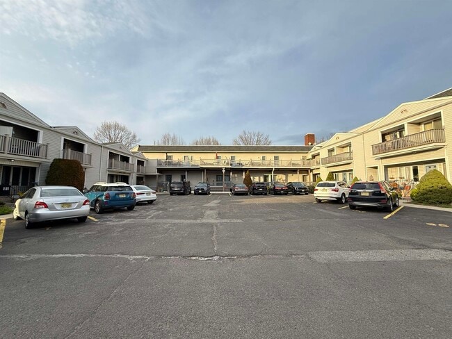 Building Photo - 42 Willow Wood Ct