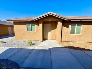Building Photo - 2581 E Ambush St