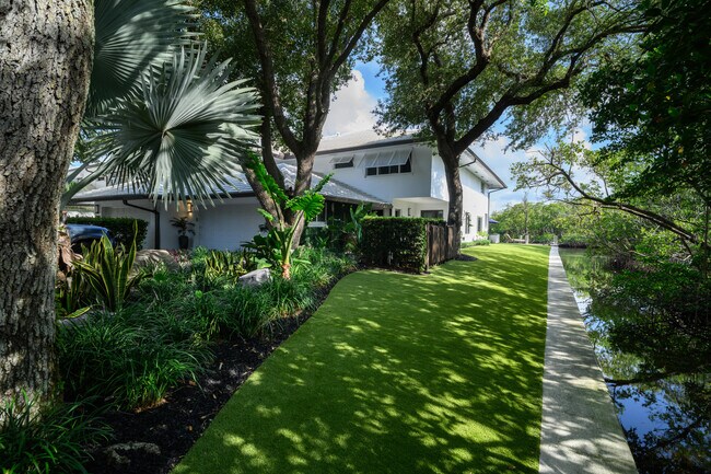 Building Photo - 5246 Boca Marina Cir S