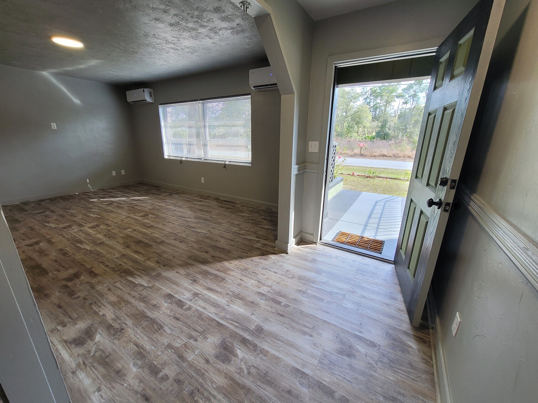 Building Photo - 5321 NE 29th St