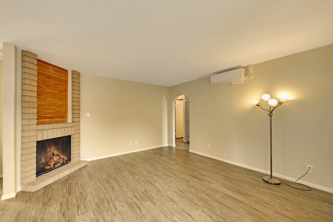 Building Photo - 900 N Harbor Blvd