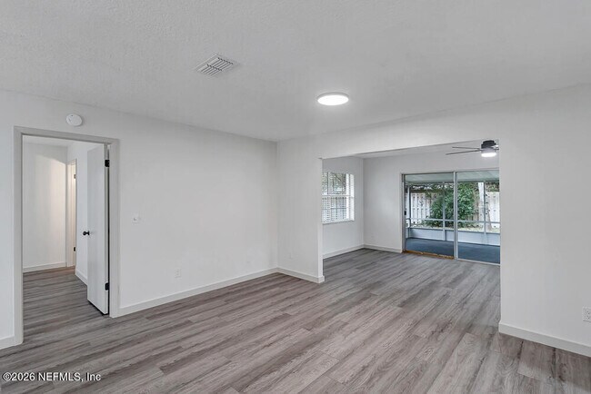 Building Photo - 407 Cassandra Ln