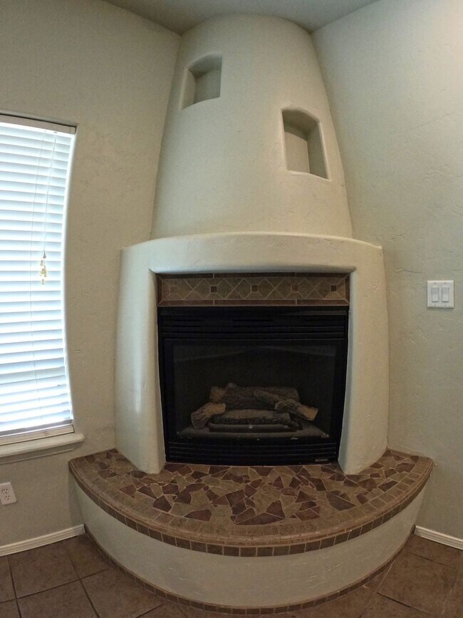 Building Photo - 2210 Dakota Dr