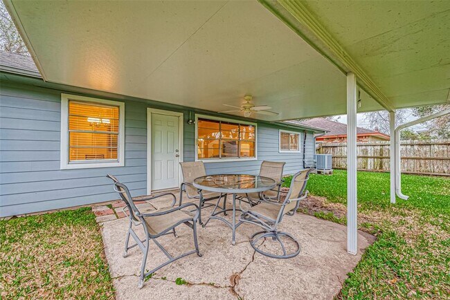 Building Photo - 2122 Heritage Colony Dr