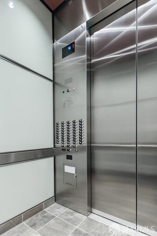 Building Photo - 301 Main St