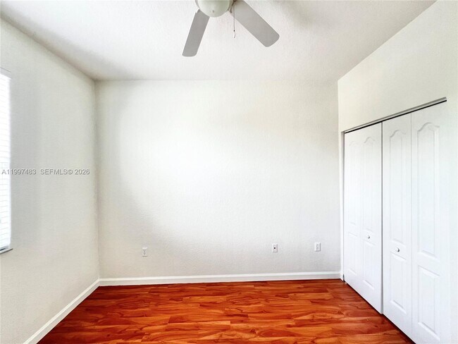 Building Photo - 3910 NE 13th Dr