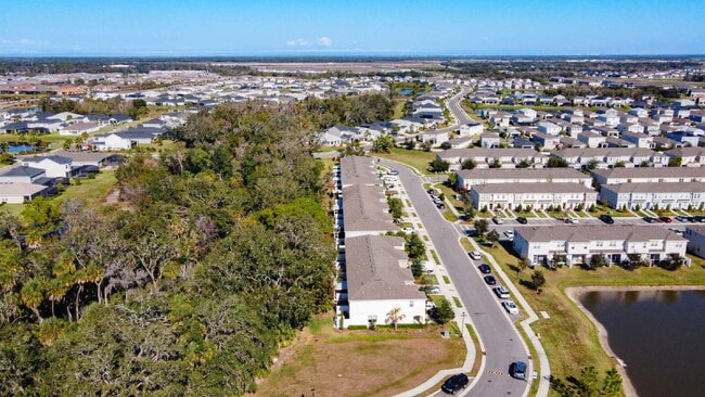 Building Photo - 10525 Oakside Dr