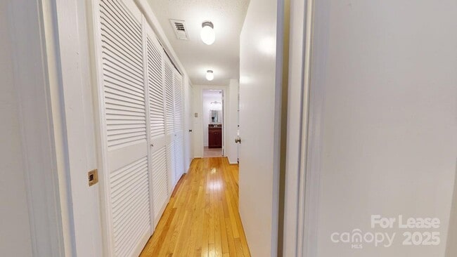 Building Photo - 4025 Woodfox Dr