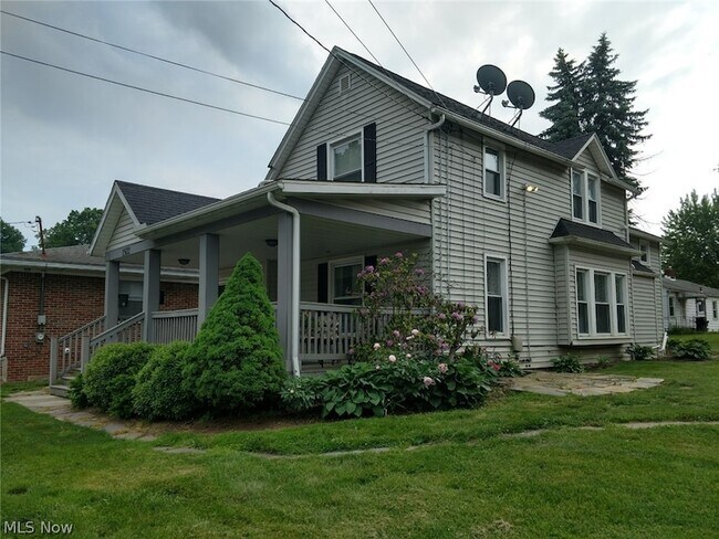 Building Photo - 1522 Campbell St