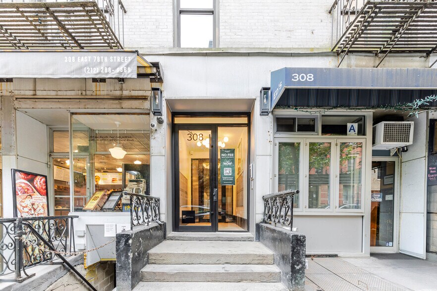 Building Photo - 308 E 78th St