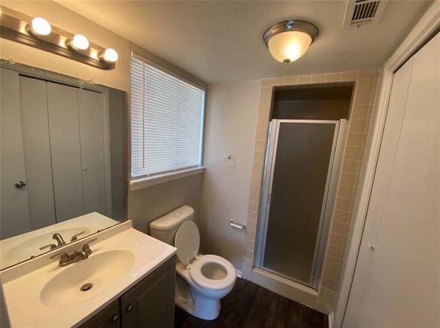 Building Photo - 6327 Walraven Cir
