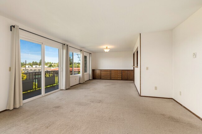 Building Photo - Charming 2BR/2BA Home with Private Balcony...