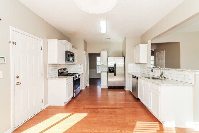 Building Photo - 502 Sweet Bay Ct