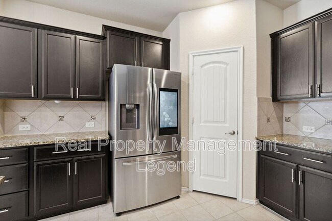 Building Photo - 812 Gray Fox Dr