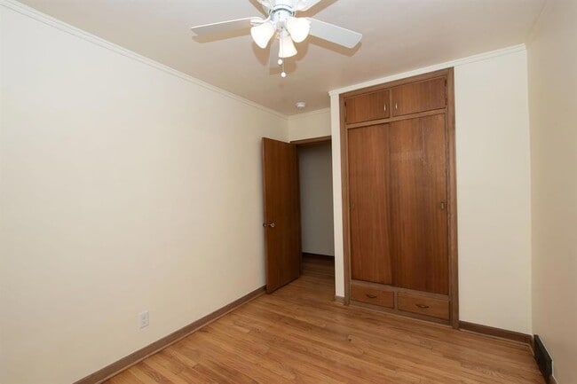 Building Photo - 4931 Woodland Ave