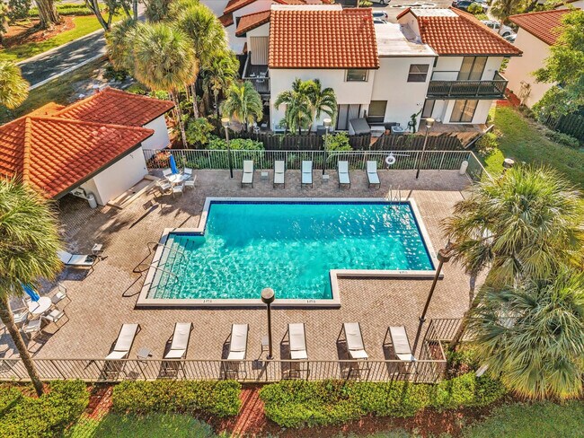 Building Photo - 4182 S Pine Island Rd