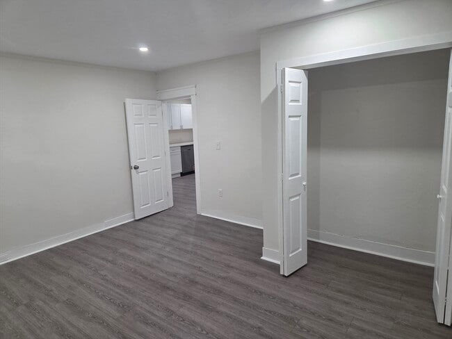 Building Photo - 11 Rice Ave