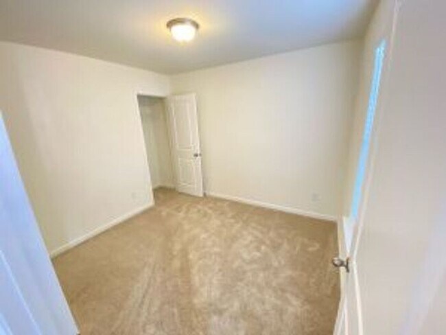 Building Photo - 233 Wahoo Cir