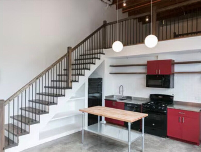 Building Photo - 207 E Baltimore Ave