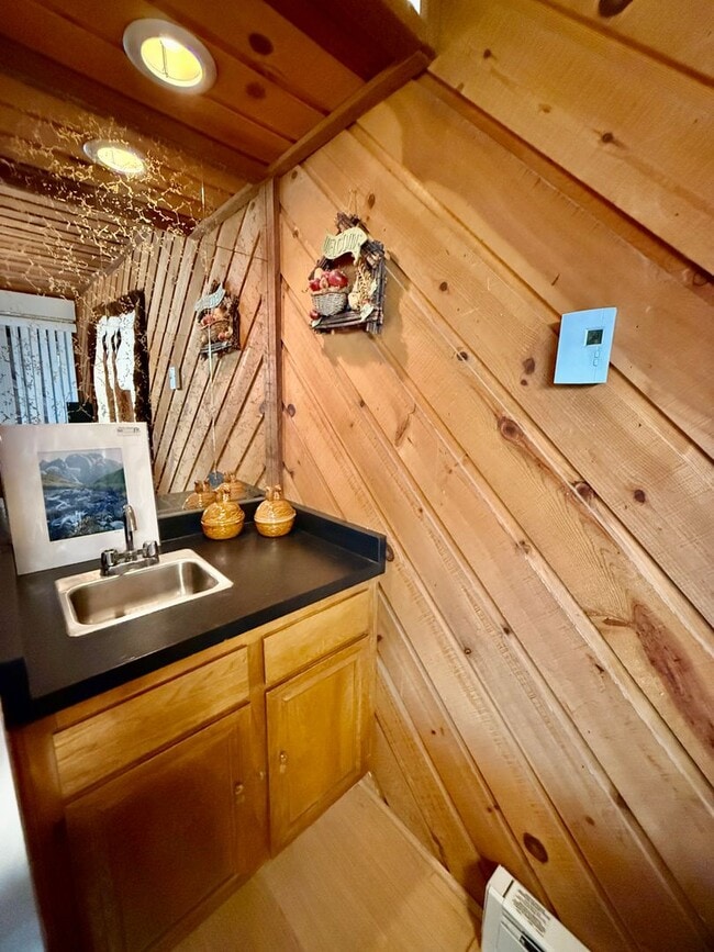 Building Photo - Fully Furnished 2BD/2BA Mountain Townhome | Cozy Pellet Stove | Parking Included