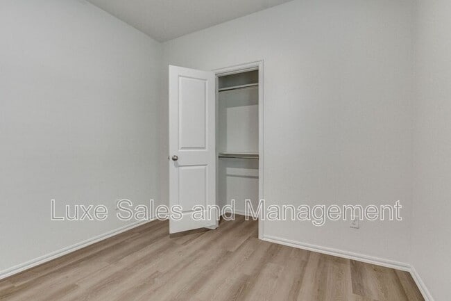 Building Photo - 11613 Mackenzie Wy