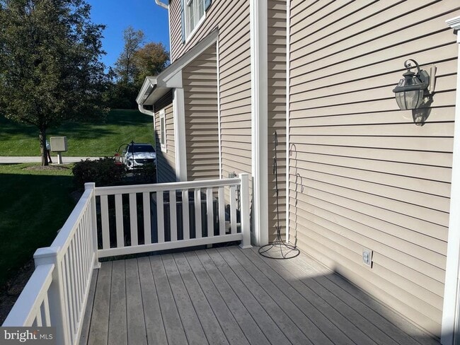 Building Photo - 480 Braceland Dr
