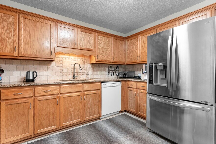 Building Photo - 1102 22nd St NE