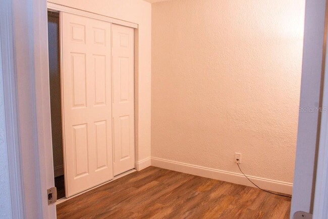 Building Photo - 6813 S Himes Ave