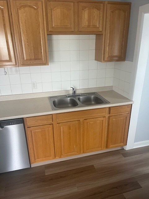 Building Photo - 16 Hanna St