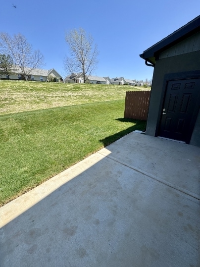 Building Photo - 8377 Valley Spring Dr