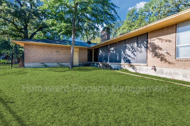 Building Photo - 1612 Canyon Oaks Dr