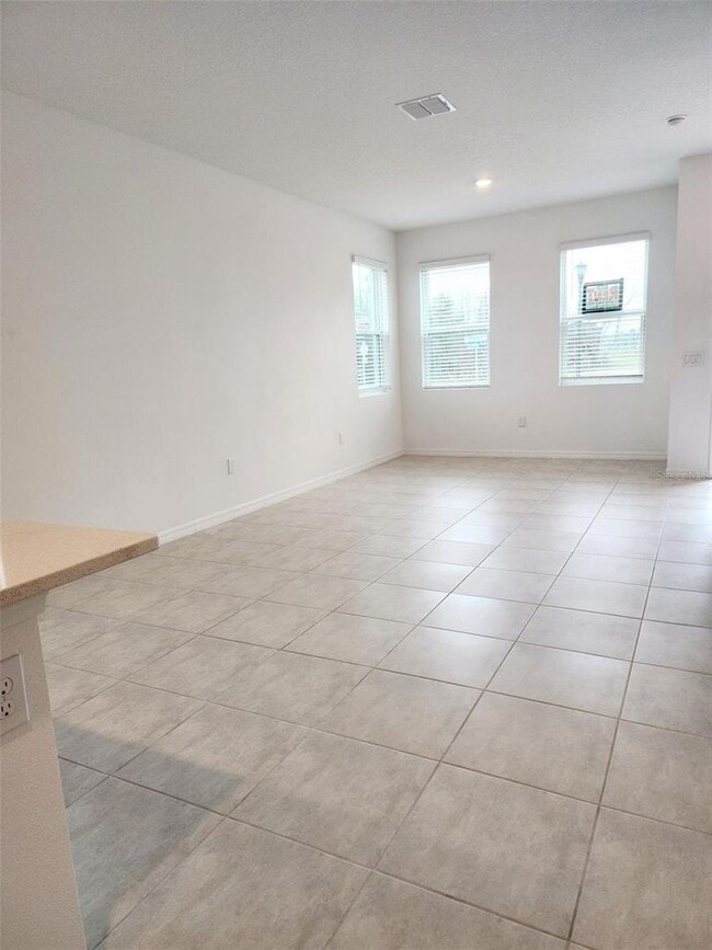 Building Photo - 2 Bedroom Townhome For Rent in Westview Kissimmee