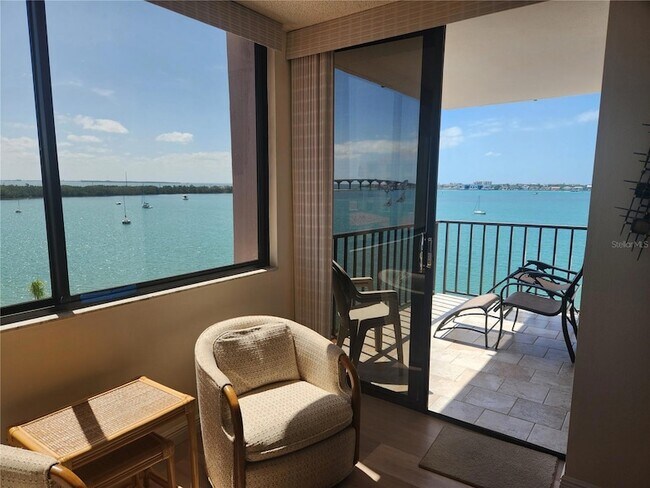 Building Photo - 6295 Bahia Del Mar Cir