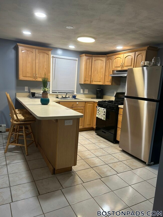 Building Photo - 19 S Cambridge St