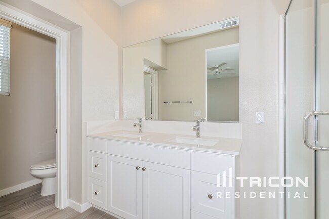 Building Photo - 24811 Padre Ct