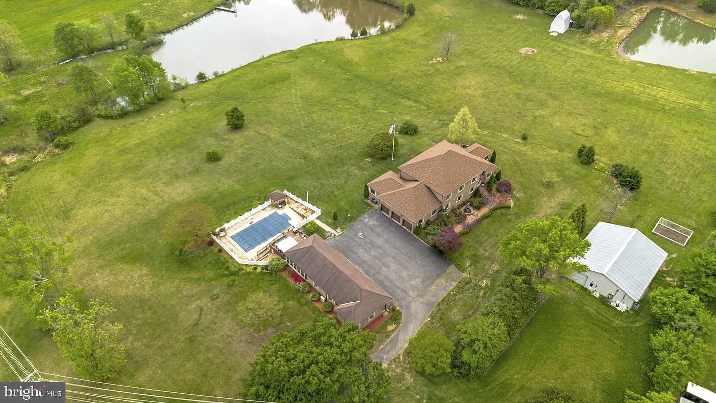 Building Photo - 2277 Poplar Rd
