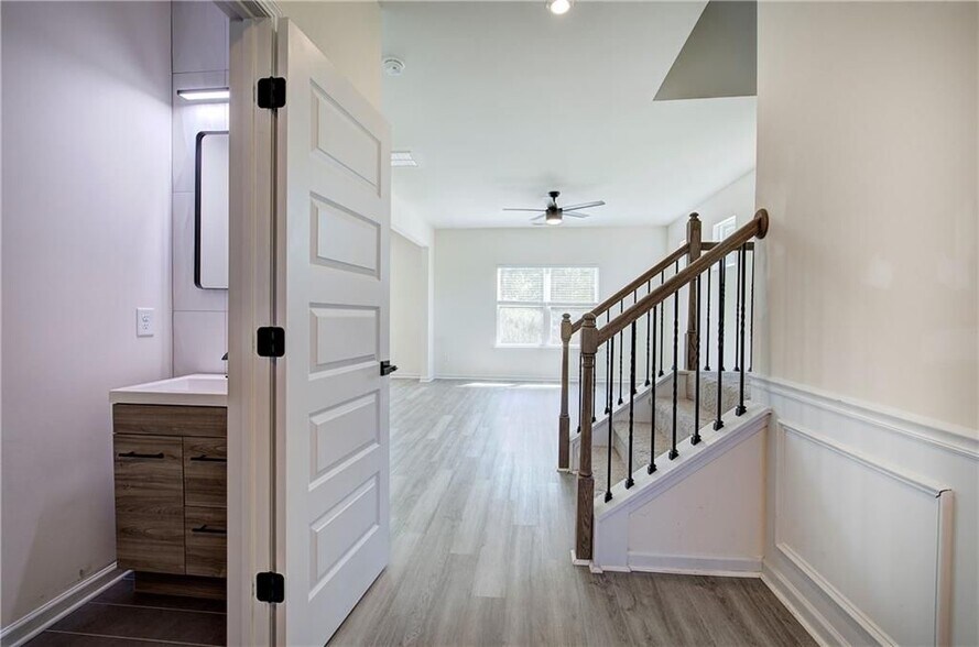 Building Photo - 10 Eagle Dr