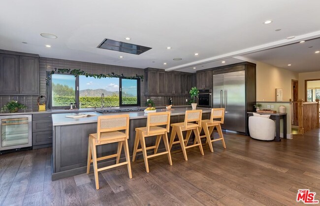 Building Photo - 2841 Montcalm Ave