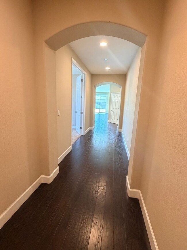 Building Photo - 1587 Manzanita Way