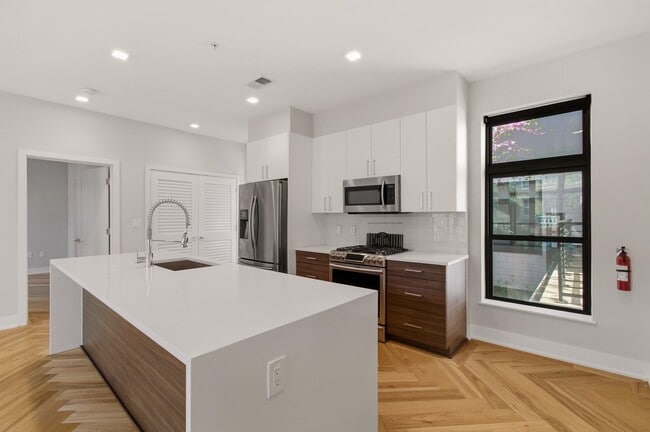 Building Photo - 1345 K St SE