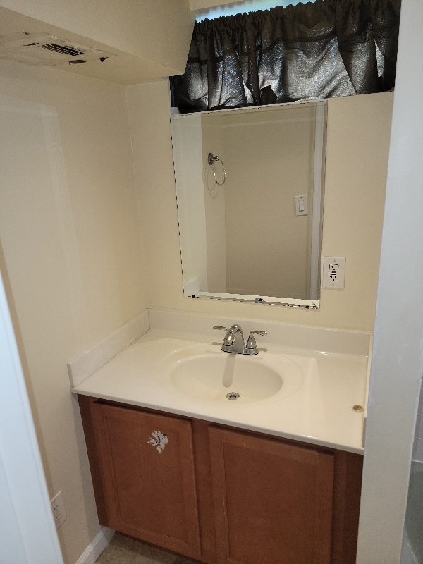 Building Photo - 2712 Urbana Dr